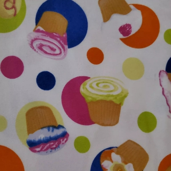 Y2k Cupcake Cotton Snuggle Flannel BTY 2000s kidcore Kawaii pastel goth sweets - Picture 3 of 6
